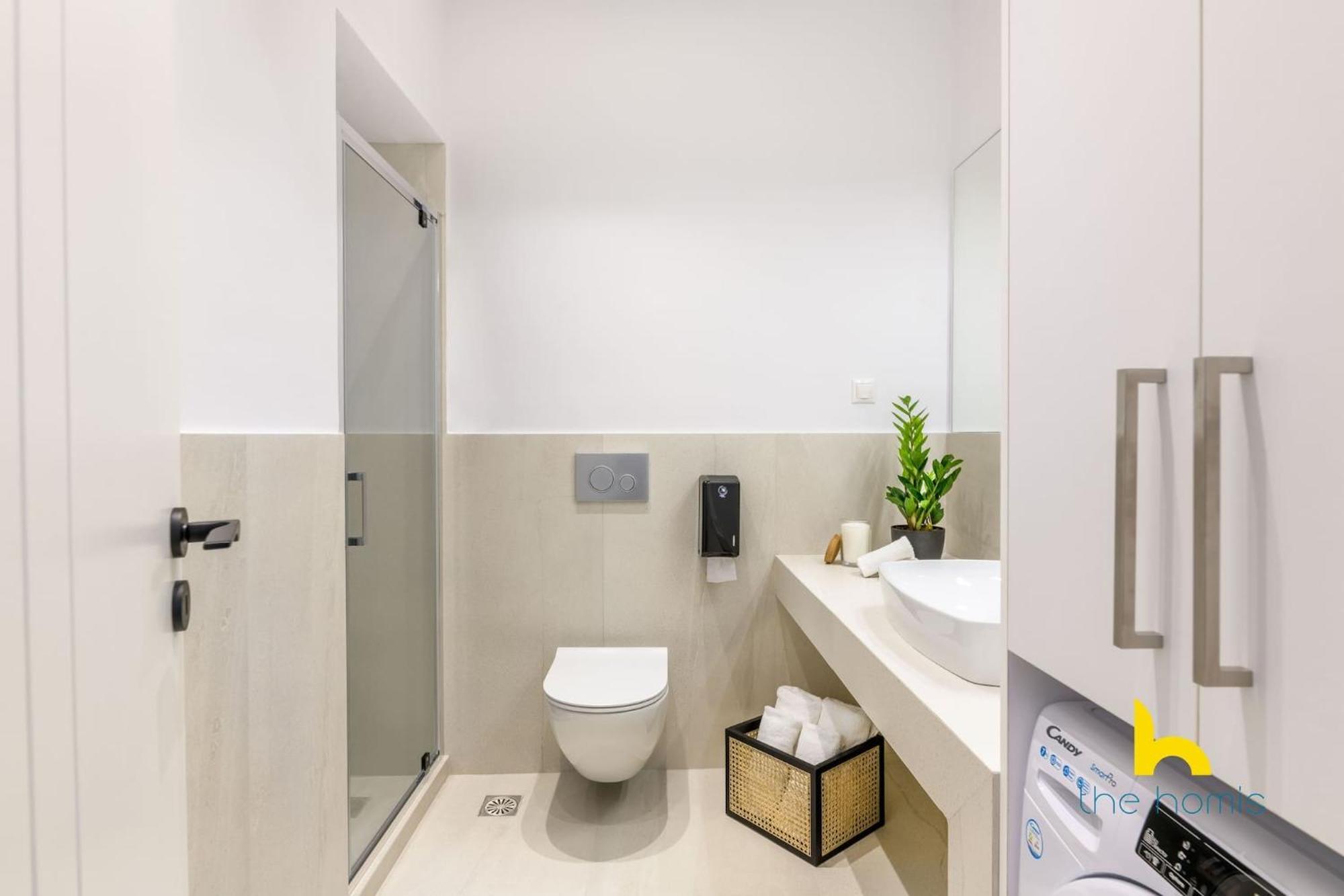 Sun-Splashed 2-Bdr Corner Apartment With Hillside Views! 雅典 外观 照片