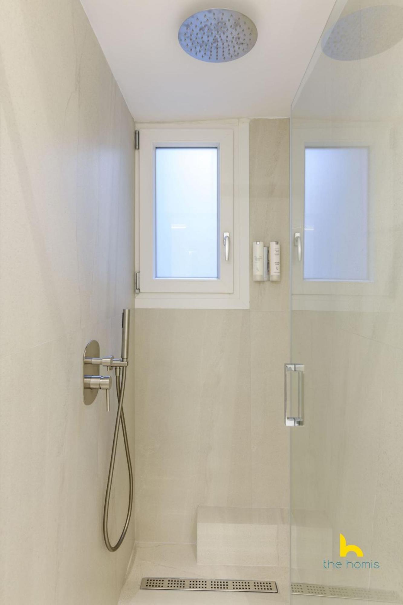 Sun-Splashed 2-Bdr Corner Apartment With Hillside Views! 雅典 外观 照片