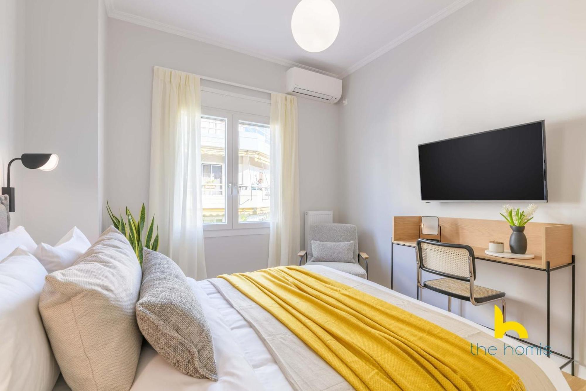 Sun-Splashed 2-Bdr Corner Apartment With Hillside Views! 雅典 外观 照片