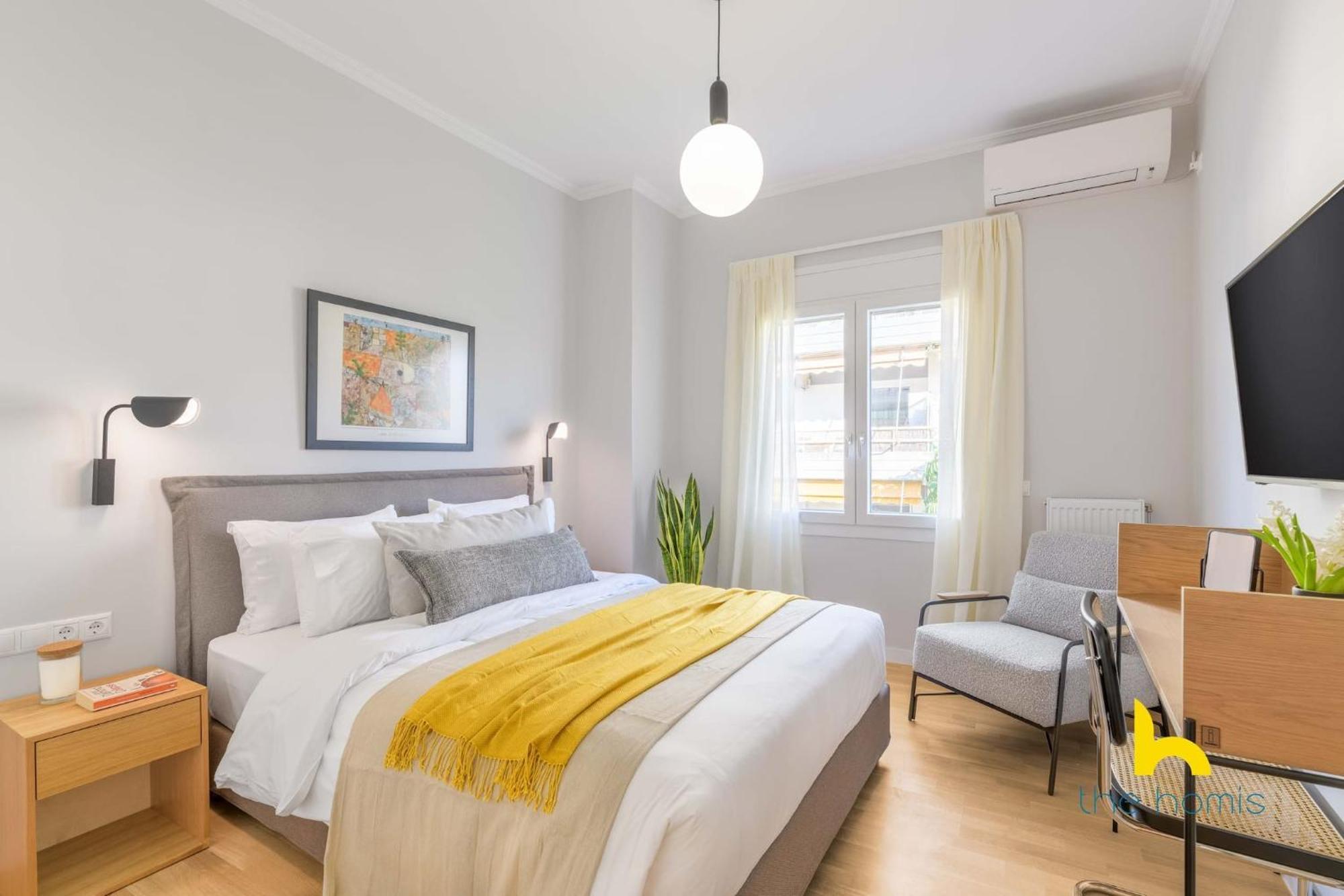 Sun-Splashed 2-Bdr Corner Apartment With Hillside Views! 雅典 外观 照片
